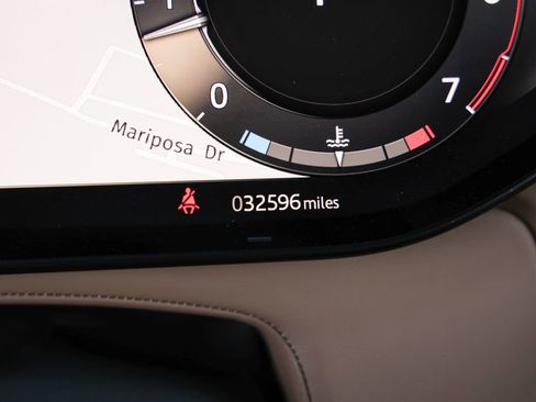 Used 2023 Land Rover Range Rover SE image 12