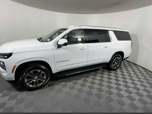 New 2026 Chevrolet Suburban LT w/ Comfort Package image 8