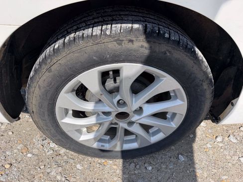 Used 2018 Nissan Sentra SV FWD image 11