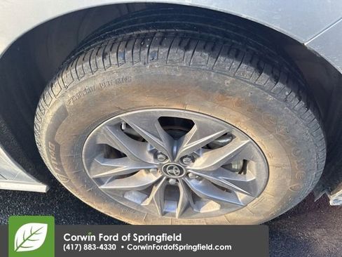 Used 2024 Toyota Sienna XLE w/ XLE Plus Package image 8