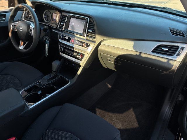 Used 2018 Hyundai Sonata SE FWD image 15