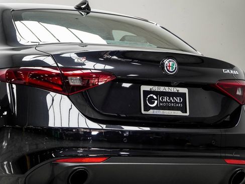 Used 2022 Alfa Romeo Giulia Ti image 13