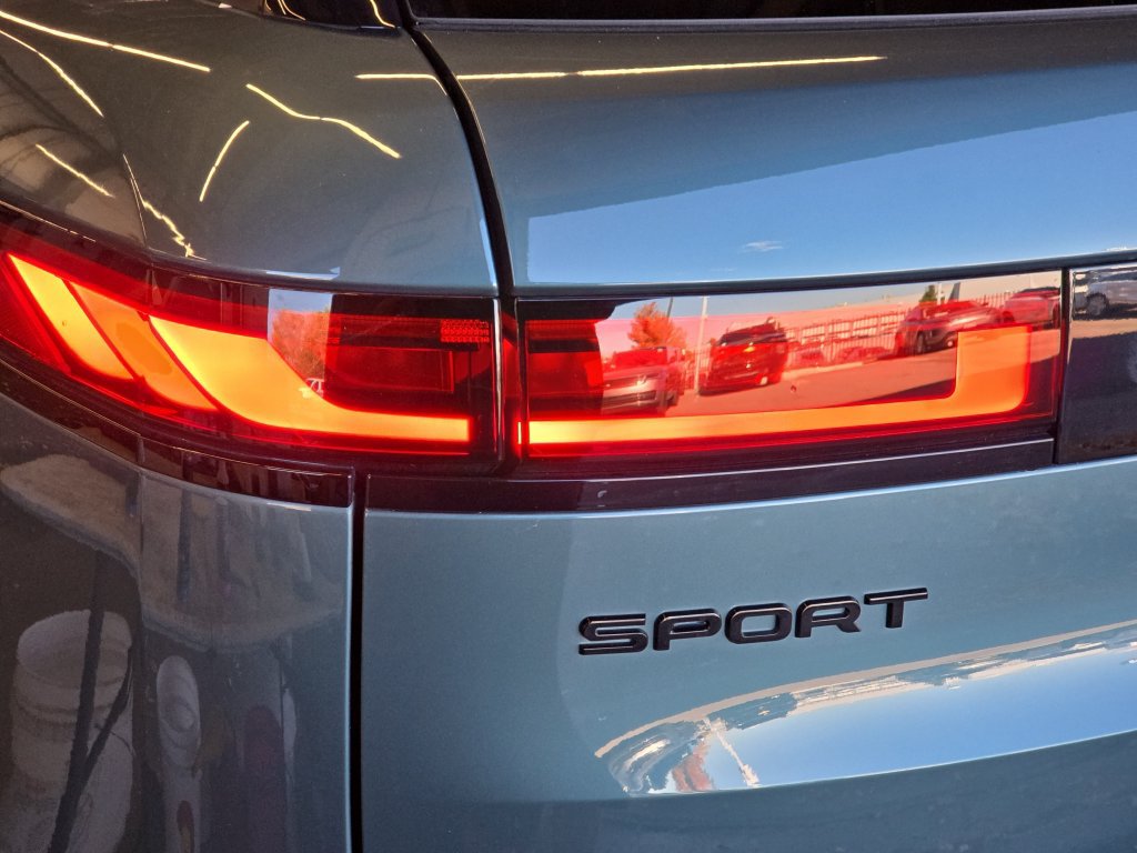 Certified 2025 Land Rover Range Rover Sport SE AWD/4WD image 36