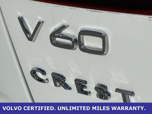 Certified 2025 Volvo V60 B5 Cross Country Plus image 8
