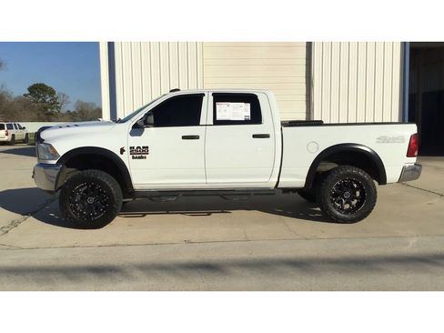 Used 2018 RAM 2500 Tradesman w/ Chrome Appearance Group image 5