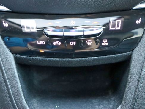 Used 2019 Cadillac XT5 Luxury image 38