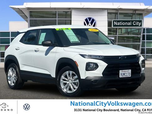 Used 2021 Chevrolet TrailBlazer LS w/ LPO, Blackout Package image 1