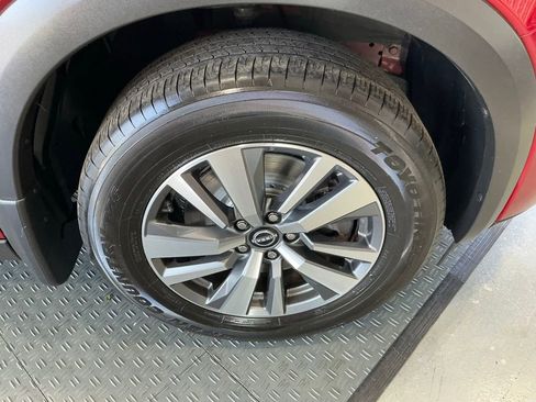 Used 2023 Nissan Pathfinder SL AWD/4WD image 47