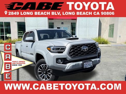 Used 2020 Toyota Tacoma TRD Sport w/ TRD Premium Sport Package image 3