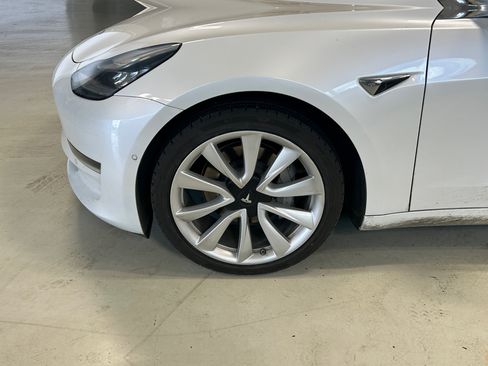 Used 2018 Tesla Model 3 AWD/4WD image 8