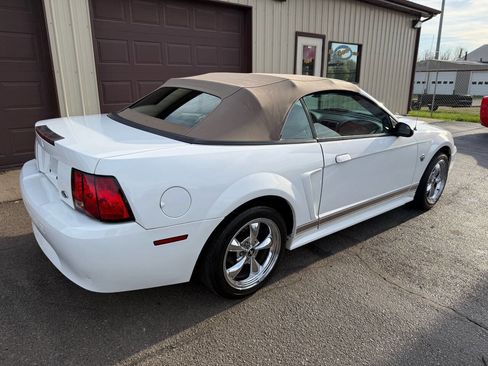 Used 2004 Ford Mustang Deluxe Convertible image 15