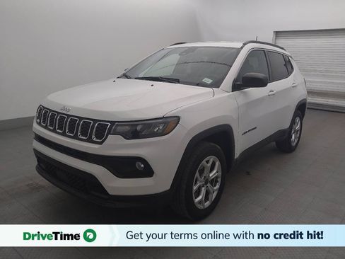 Used 2025 Jeep Compass Latitude AWD/4WD image 1