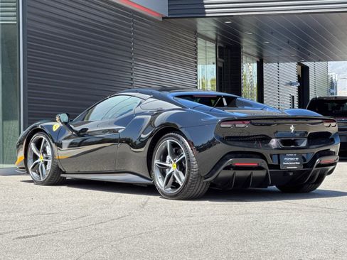 Used 2024 Ferrari 296 GTS RWD image 3