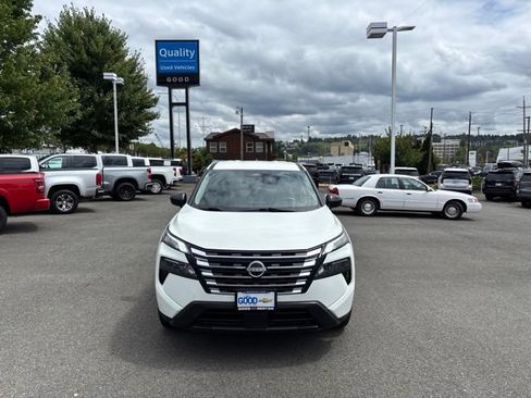 Used 2024 Nissan Rogue S FWD image 8