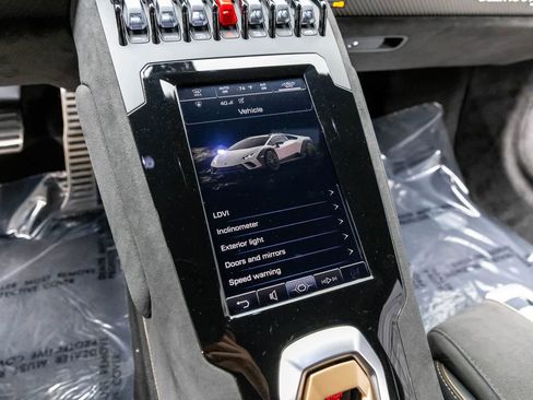 Used 2024 Lamborghini Huracan Sterrato image 36