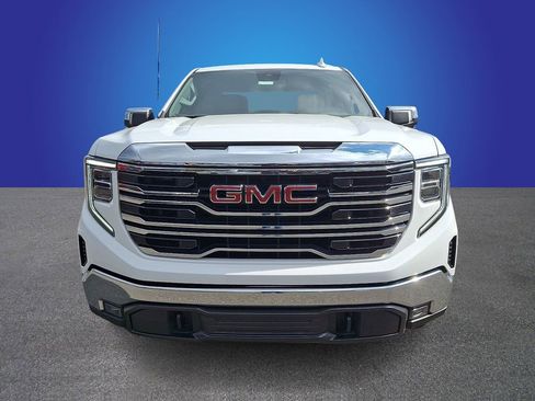 Used 2024 GMC Sierra 1500 SLT image 2