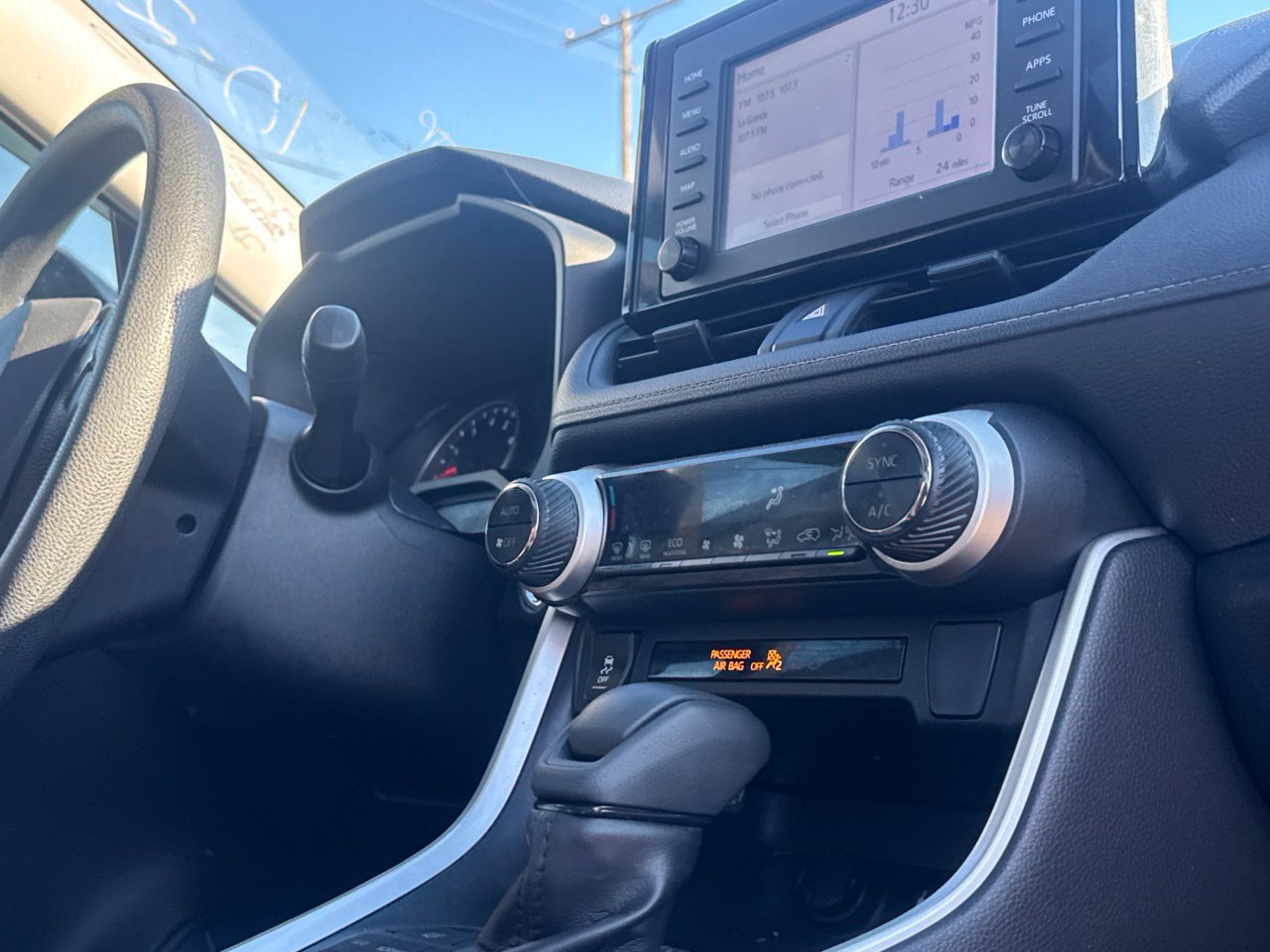 Used 2019 Toyota RAV4 XLE FWD image 32