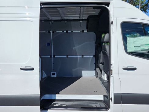 New 2024 Mercedes-Benz Sprinter 2500 image 2