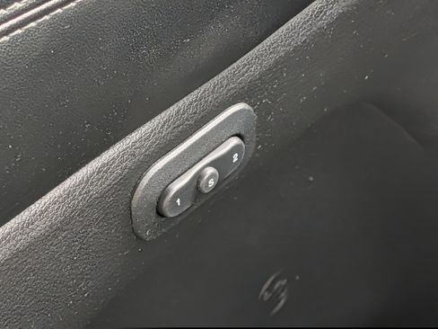 Used 2019 Jeep Grand Cherokee Limited w/ Luxury Group II image 26