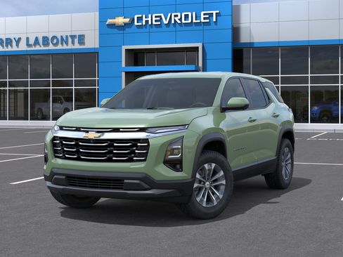 New 2026 Chevrolet Equinox LT w/ Safety and Technology Package FWD image 8