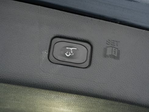 Used 2022 Ford Edge Titanium image 20