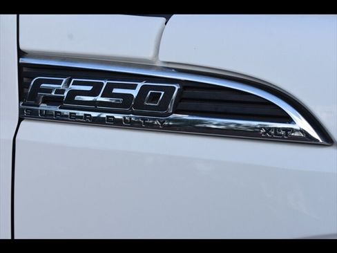 Used 2016 Ford F250 XLT w/ XLT Interior Package image 51