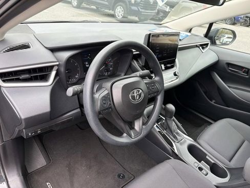 Used 2025 Toyota Corolla LE image 11
