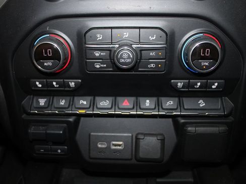 Used 2020 Chevrolet Silverado 3500 LTZ AWD/4WD image 27