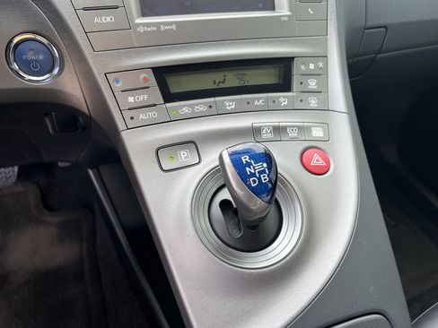 Used 2015 Toyota Prius Persona Series image 8