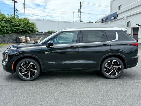 New 2025 Mitsubishi Outlander SEL image 8