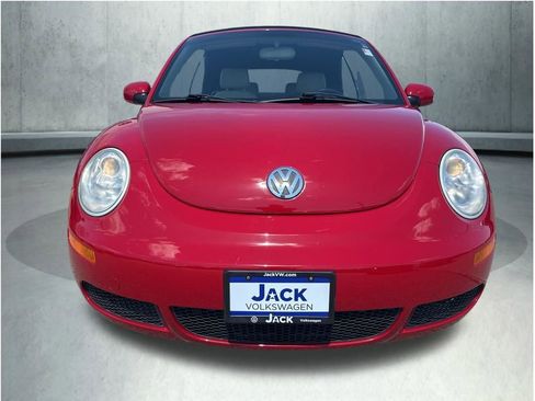 Used 2007 Volkswagen Beetle Convertible w/ Package 1 FWD image 3