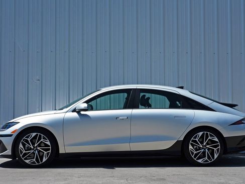 Used 2023 Hyundai Ioniq 6 SEL image 8