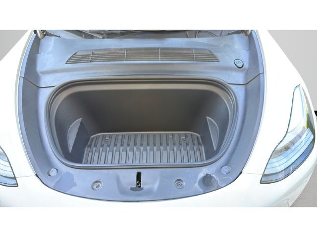 Used 2024 Tesla Model Y Long Range RWD image 28