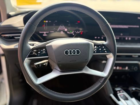 Used 2025 Audi Q5 Premium Plus w/ Premium Plus AWD/4WD image 12