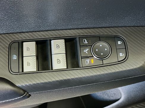 Used 2025 Mitsubishi Outlander SEL image 15