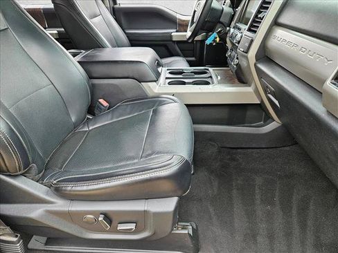 Used 2019 Ford F250 Lariat w/ Chrome Package AWD/4WD image 18