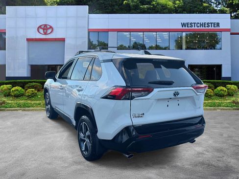 Used 2023 Toyota RAV4 SE image 5