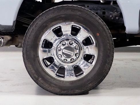 Used 2024 Ford F250 4x4 Crew Cab Lariat w/ FX4 Pkg w/ Chrome Package image 53