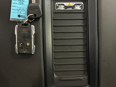 Used 2017 Chevrolet Silverado 1500 LTZ Z71 w/ LTZ Plus Package AWD/4WD image 20