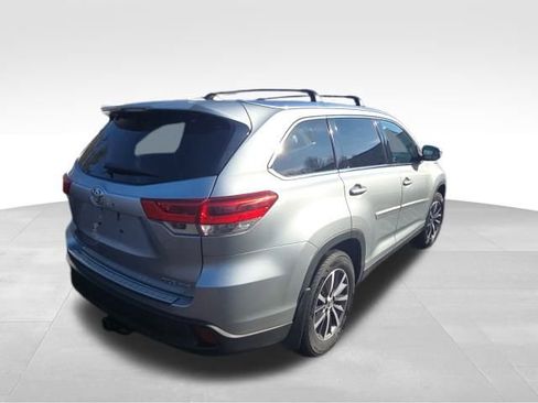 Used 2019 Toyota Highlander XLE w/ Protection Package #3 image 5