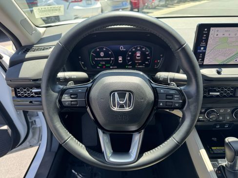 Used 2024 Honda Accord Touring image 19