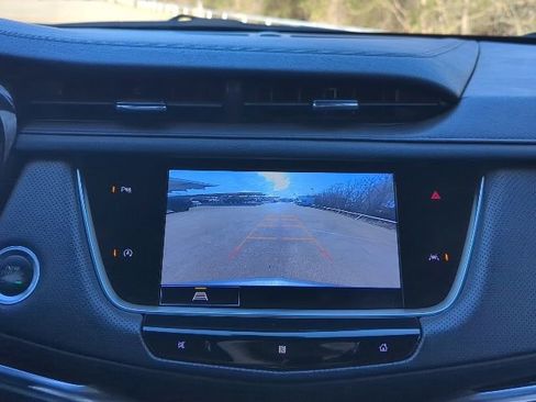 Used 2021 Cadillac XT6 Luxury image 7