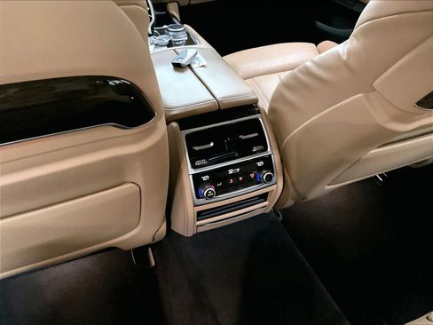 Used 2022 BMW 740i w/ Premium Package image 35