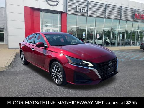 Certified 2023 Nissan Altima 2.5 SV w/ SV Premium Package AWD/4WD image 3