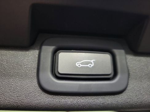 Used 2022 Land Rover Discovery HSE R-Dynamic image 32