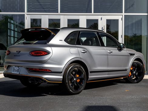 New 2025 Bentley Bentayga image 37