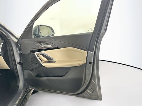 Used 2025 BMW X2 xDrive28i image 32