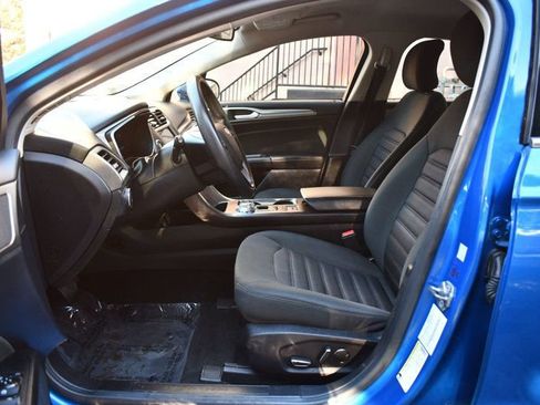 Used 2019 Ford Fusion SE image 16