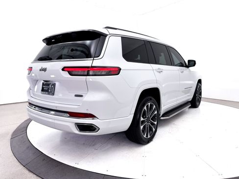 Used 2021 Jeep Grand Cherokee L Overland w/ Luxury Tech Group IV RWD image 19