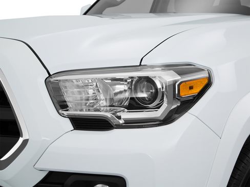 Certified 2016 Toyota Tacoma TRD Off-Road AWD/4WD image 48